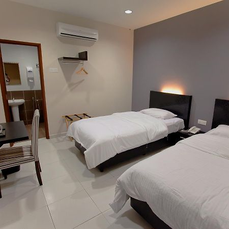 Melody Inn Hotel Kluang Extérieur photo