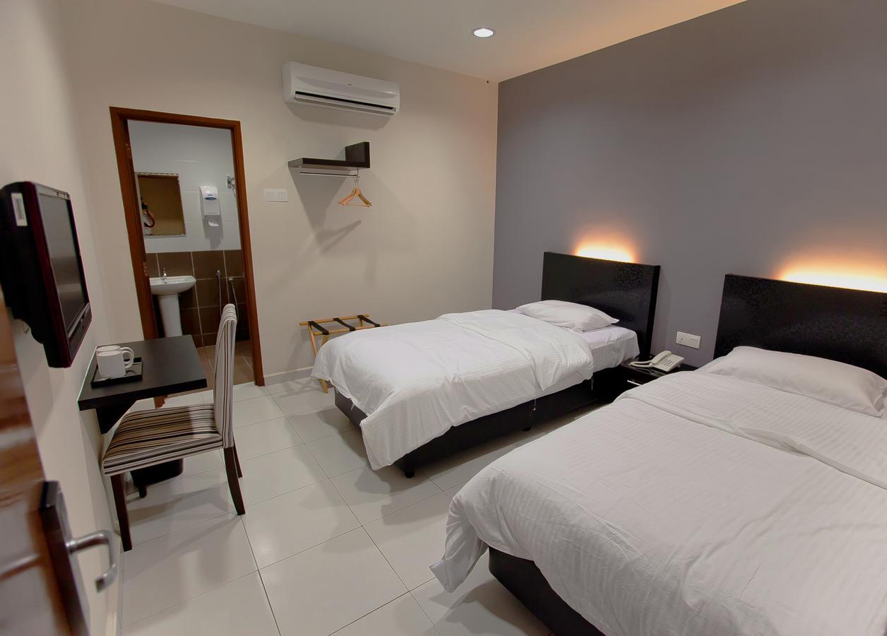 Melody Inn Hotel Kluang Extérieur photo